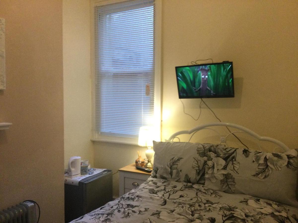 Tdm Bachelot Lettings Ltd Pensión Londres