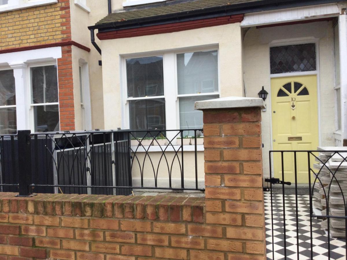 Tdm Bachelot Lettings Ltd Pensión *